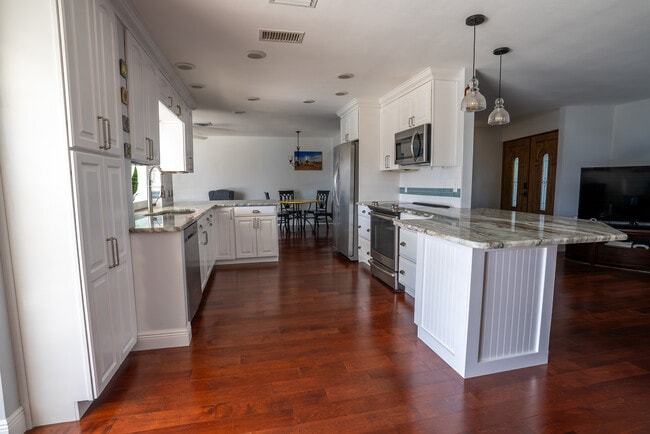 Cocina - 8679 Merrimoor Blvd