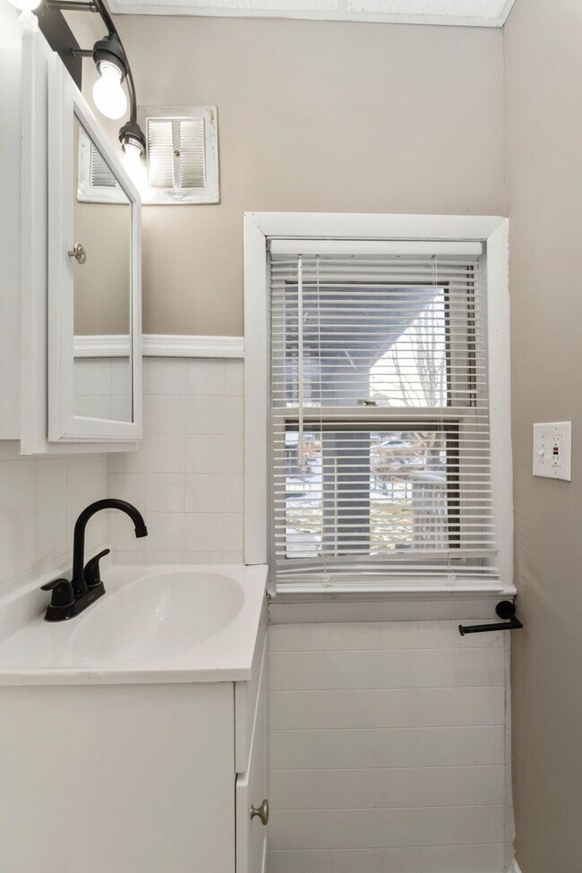 Photo - 458 Main St Unit 458 Main House