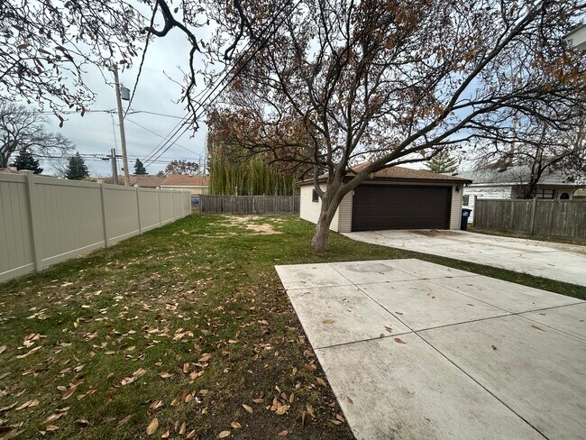 Photo - 946 E Grant Dr