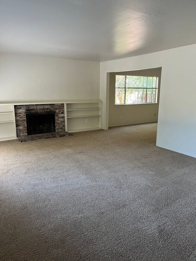 Photo - Large 2-Story Home in Covell Park