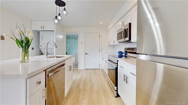 Photo - 37 Village Rd Unit 2