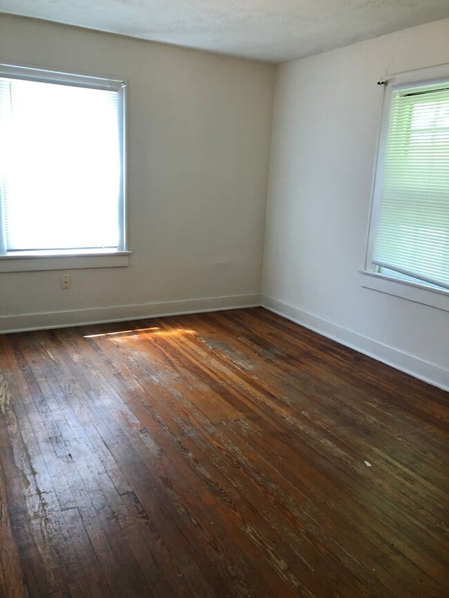 Photo - 610 S Henderson St