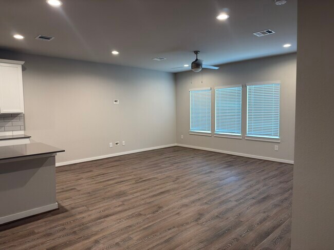 Photo - 7735 Rainham Valley Ln