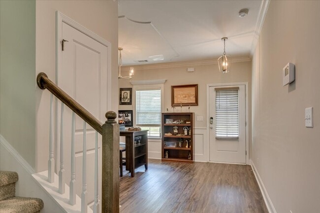 Photo - 108 Adelle Ct