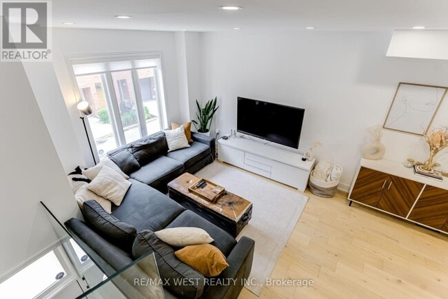 Photo - 12 Grogan Mews
