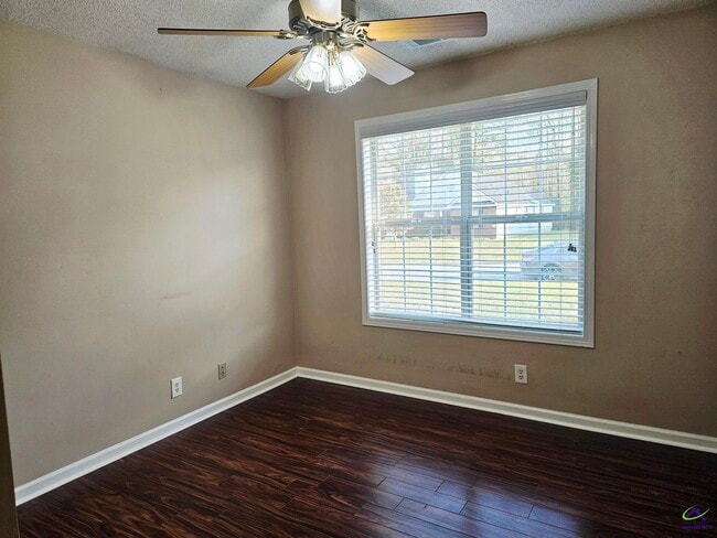 Photo - 217 Willis Creek Rd