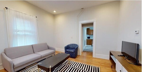 Photo - 28 Sumner Park Unit Street