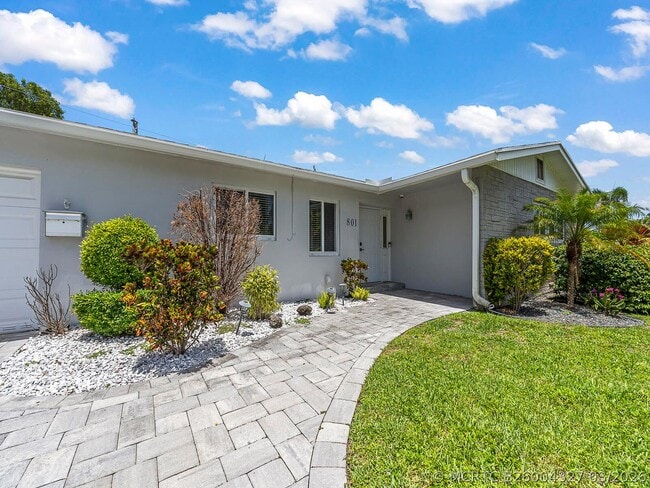 Photo - 801 SE 14th St