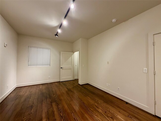 Photo - 4411 Dallas St Unit 44