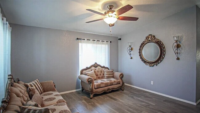 Photo - Gorgeous 4 Bedroom, 2 Bathroom Solar Home in Desert Oasis!