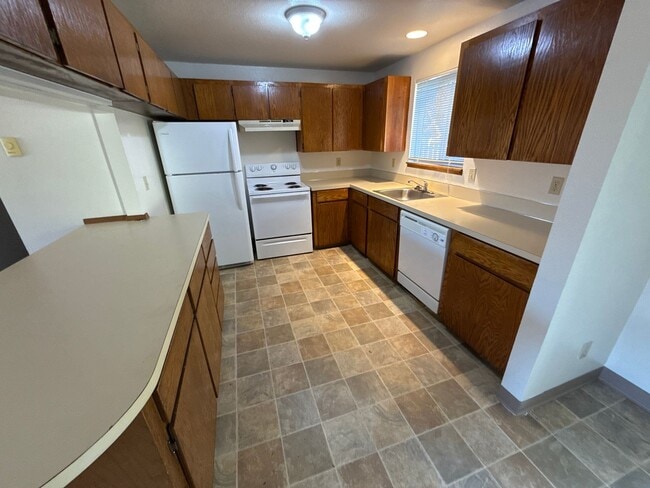 Photo - NE 3 Bdrm House, 2 Bath, New Carpet & Pain...