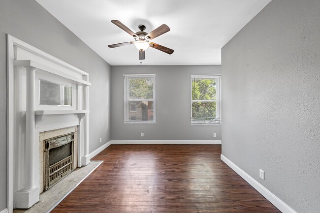 Photo - 4922-24 Wise Unit 4924 2F