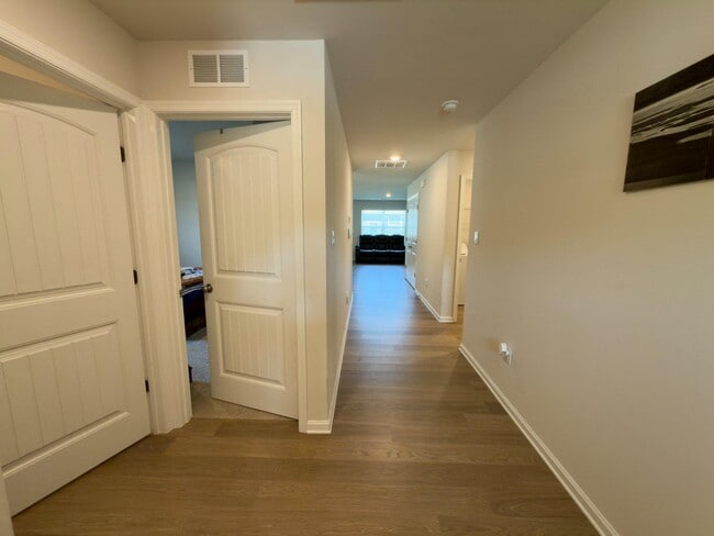 Photo - 61 New England Dr