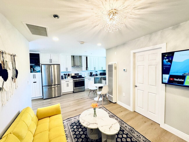 Photo - 3831 Rogers Rd Unidad ID1471796P