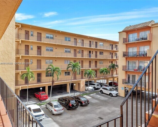 Photo - 1900 W 54th St Unit 307