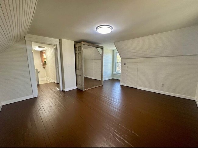 Photo - 715 Carter St