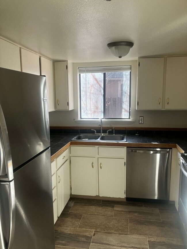 Photo - Pleasant Gunbarrel home 3/2.5/2 car