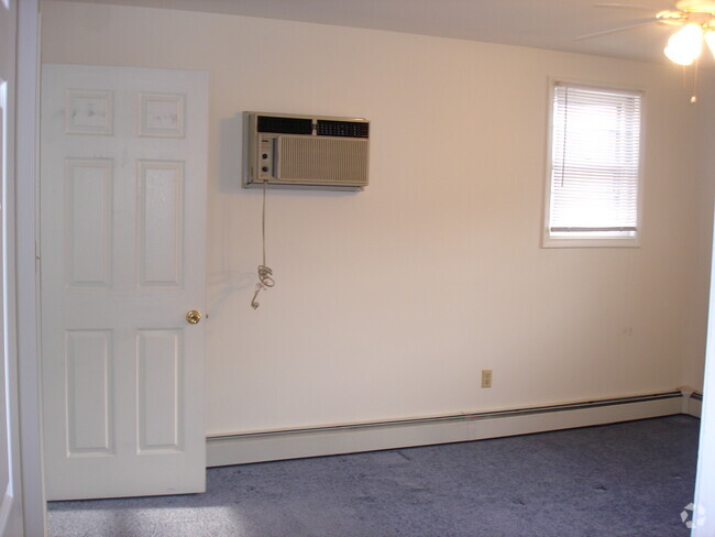 Building Photo - 1016 McDowell Ct Unit 2 Rental