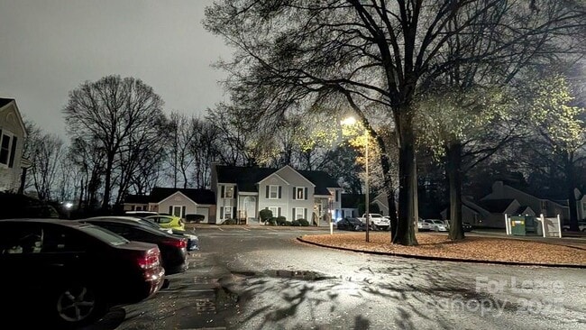 Photo - 1560 Hunt Club Ct