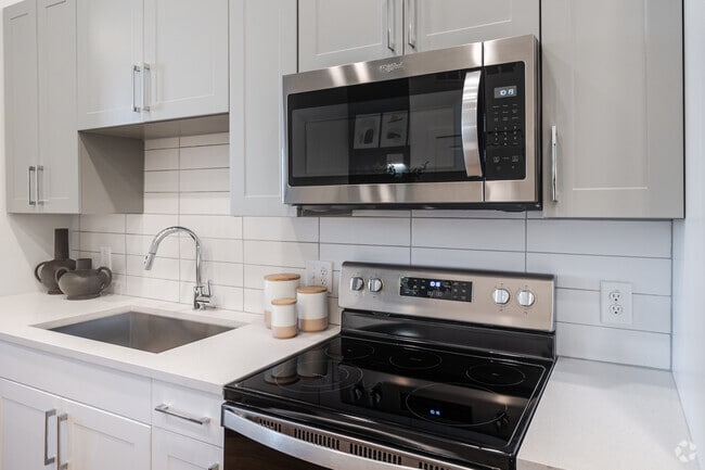 1BR, 1BA - 765SF - Kitchen Appliances