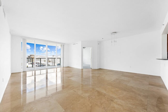 Photo - 1819 SE 17th St Unidad 803