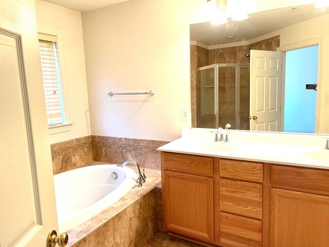 Photo - 1560 Rutland Way