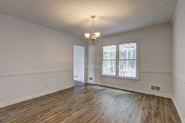 Photo - 212 Clarkdell Dr