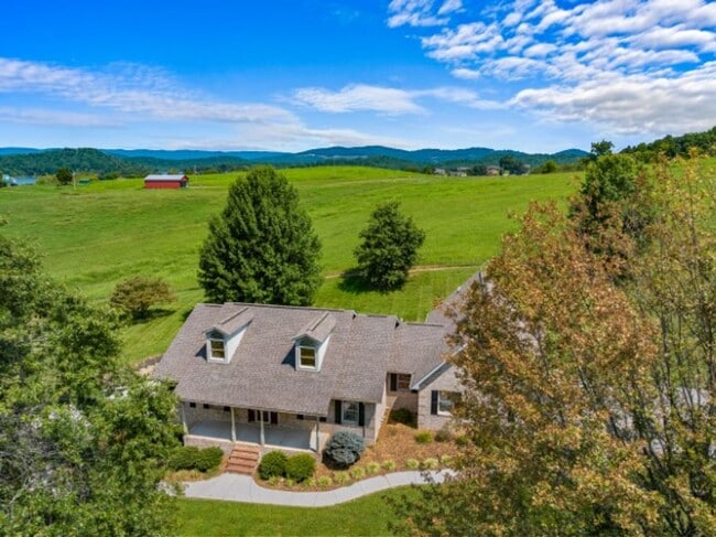 Photo - $2750. - Spacious 3 bedroom/3 bath brick h...