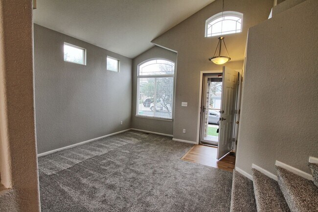 Photo - 4 bed 3.5 bath open & bright Bradbury Ranc...