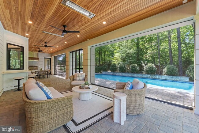 Photo - 608 Walker Rd