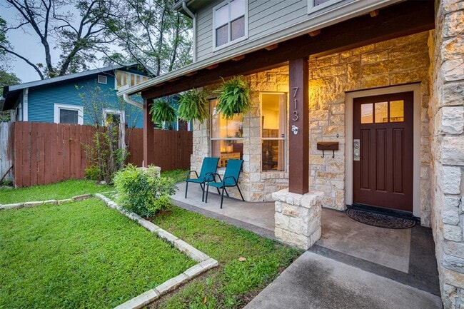 Photo - 713 W 35th St