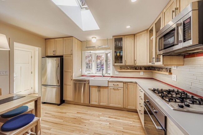 Photo - 2425 Dartmouth Ave