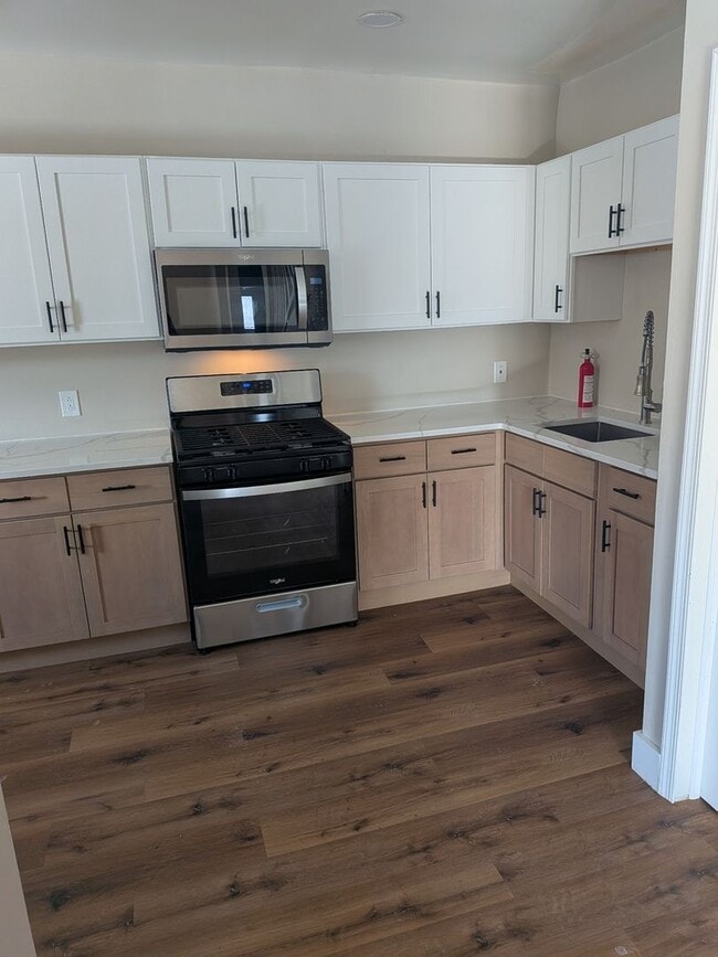 Photo - 1043 Meade Ave Unidad Front (2 )