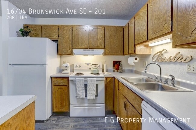 Photo - 16704 Brunswick Ave SE Unit 201