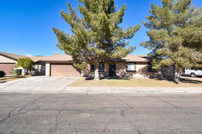 Building Photo - 4660 W 18th Pl Rental