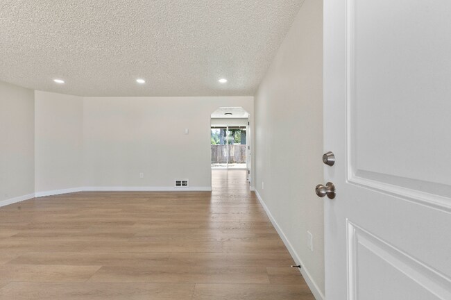 16909 7th Ave E Unit 16909