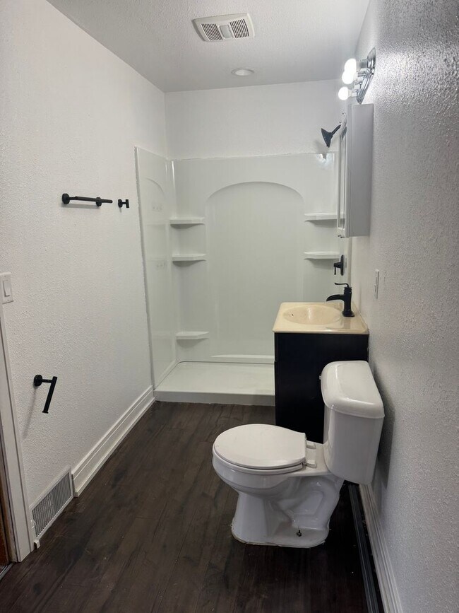 N89W16206/16208 Cleveland Ave. (Duplex) Apartment Unit 16208 Upper