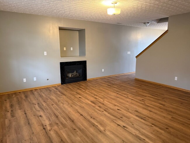 Photo - Charming 3 bedroom, 2.5 bath home located in Lehner Woods