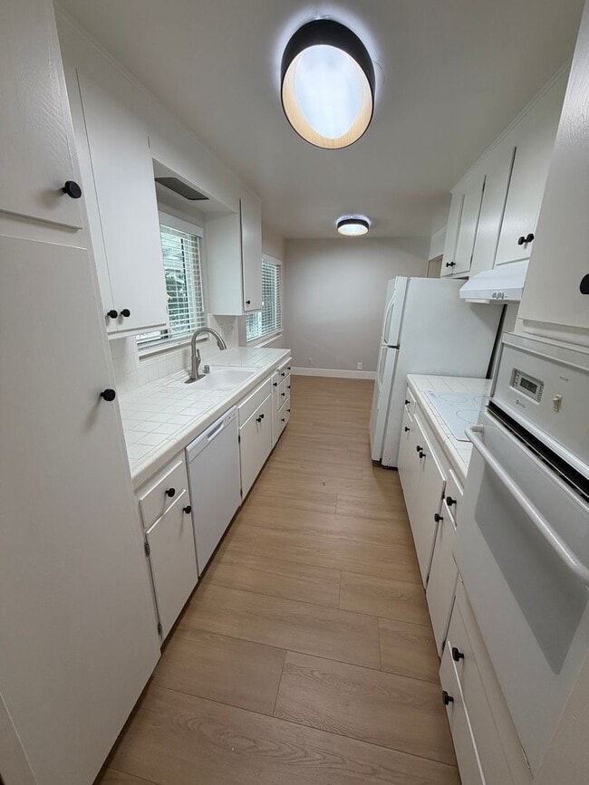 Photo - 3 Bed 2 Bath Duplex W/ Garage In Moraga