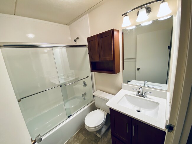 Photo - AMBERSON PLAZA