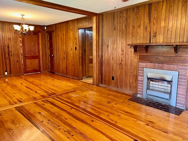 Photo - 1053 New Bridge Rd