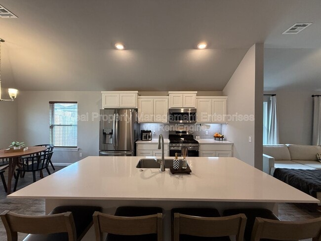 Photo - 4612 Prominence Dr