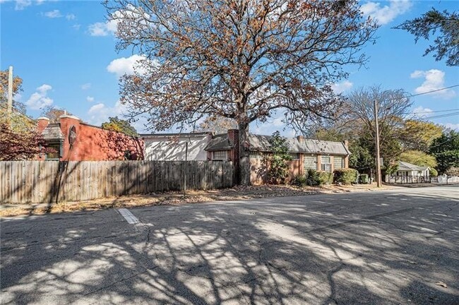 Photo - 1112 Delaware Ave SE