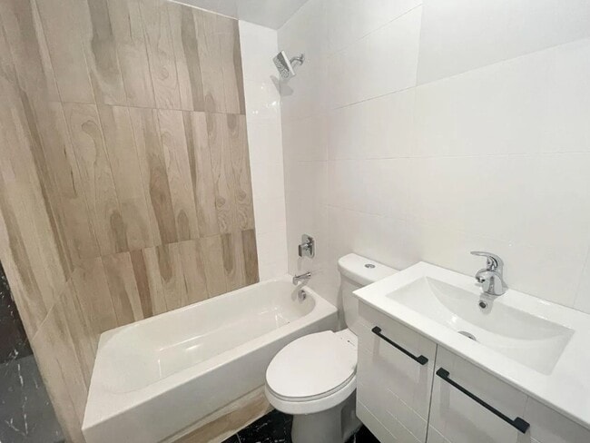 Photo - 87 Sherman Ave Unidad 2