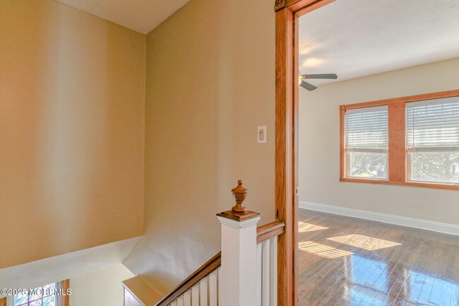 Photo - 705 7th Ave