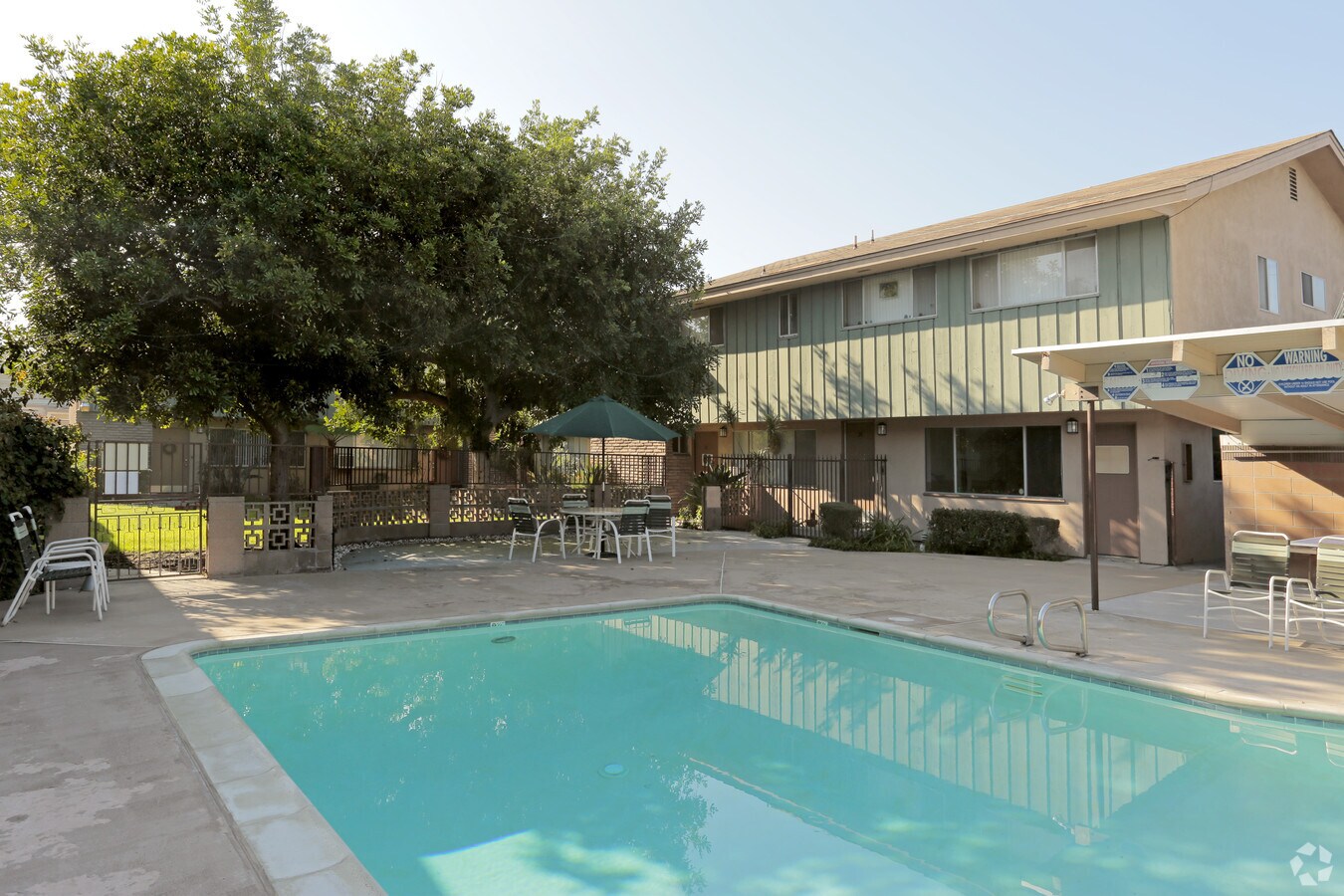 Char-Belle Apartments - Char-Belle Apartments