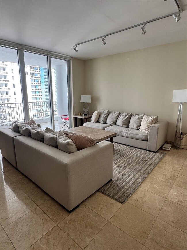Building Photo - 801 Brickell Key Blvd Unit 1510