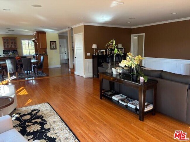 Photo - 10328 Dunkirk Ave
