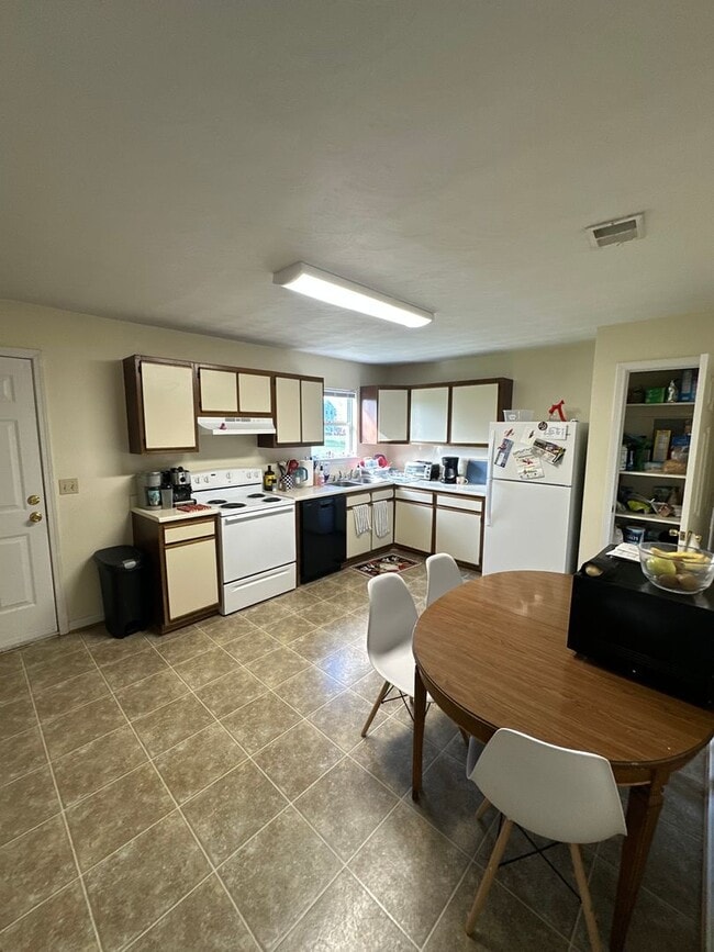 Photo - 215 Pheasant Run Dr Unit Pheasant Run Drive - 215 Knowles