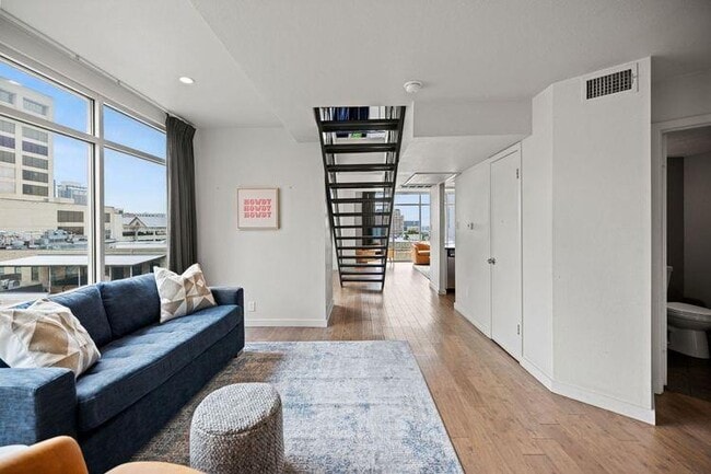 Photo - 119 E 6th St Unit 701